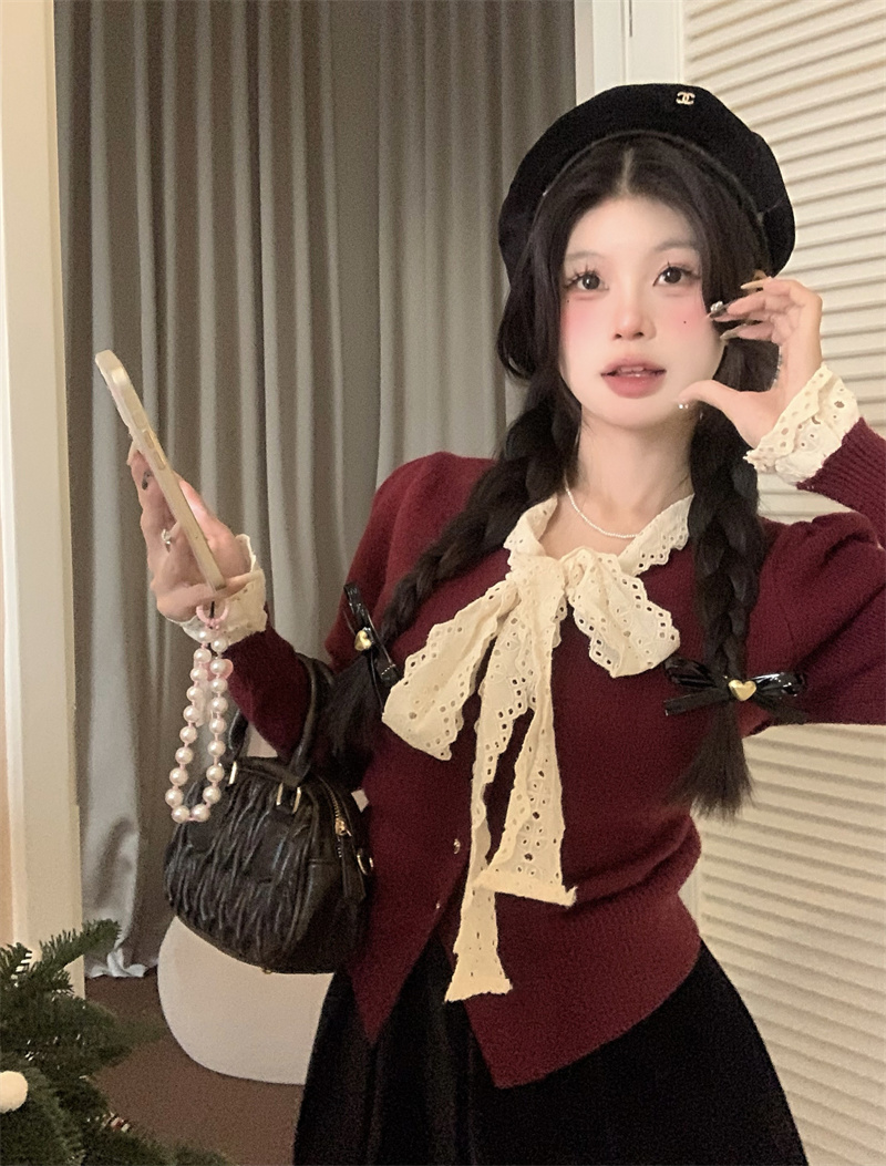 Real shot of contrasting color lace bow puff sleeve cardigan top, sweet and gentle long-sleeved sweater in autumn and winter