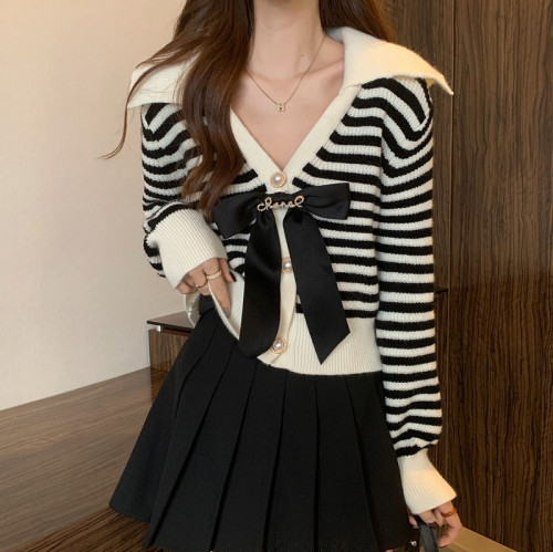 Bow striped long-sleeved sweater for women autumn and winter 2023 new high-end V-neck short top clothes for small people