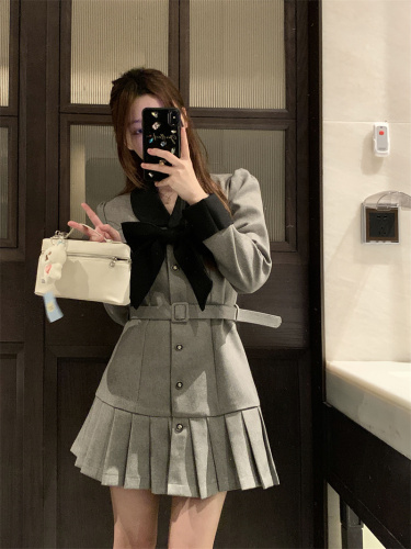 Actual shot ~ French high-end waist dress, autumn and winter new style waist slimming A-line pleated skirt