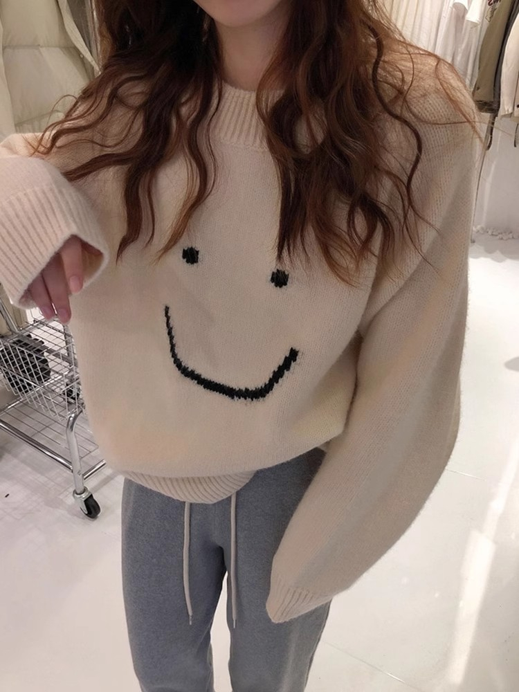 Retro Japanese smile jacquard soft waxy round neck sweater for women in autumn and winter thickened lazy style inner sweater bottoming top