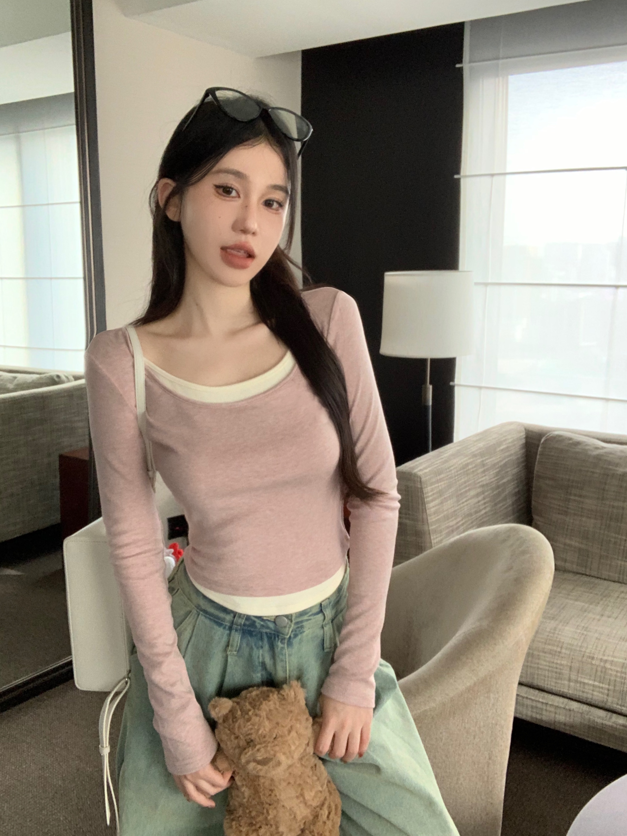 Actual shot of autumn and winter two-piece tops, fashionable and western-style knitted long-sleeved and temperamental inner layering shirts and T-shirts