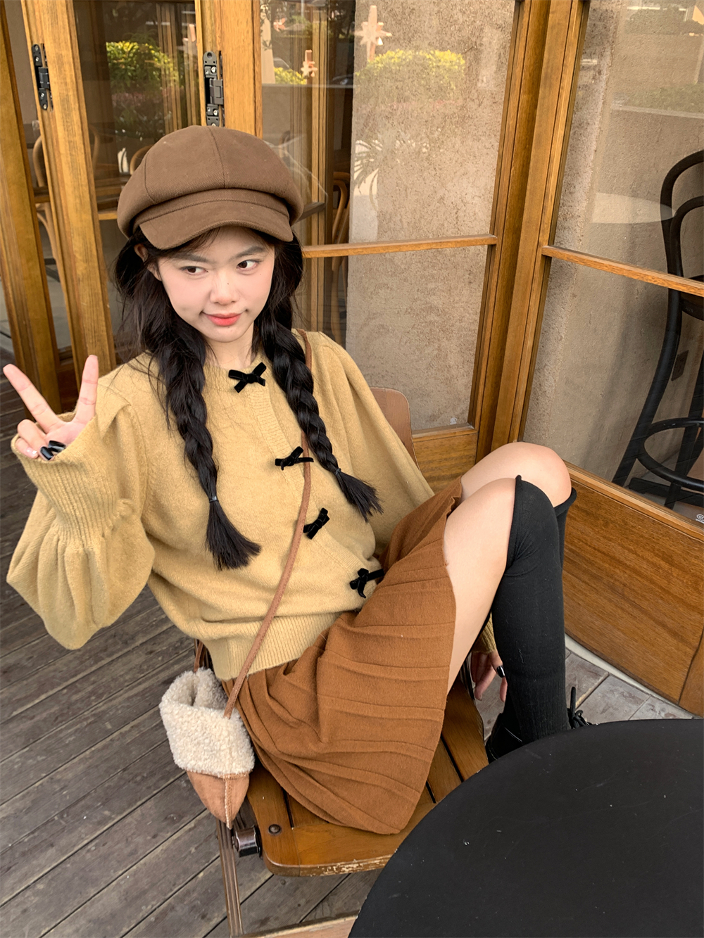 Real shot of bow-tie Christmas atmosphere red lantern sleeve sweater slimming pleated skirt age-reducing suit for women
