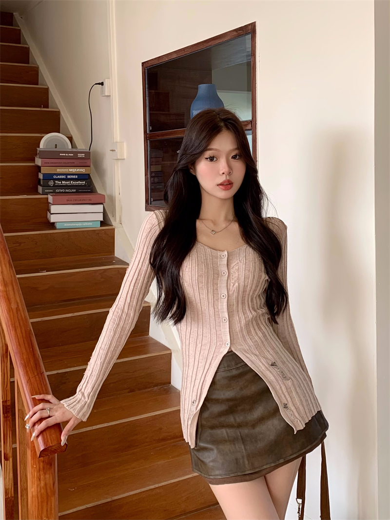 Actual shot of niche Maillard slit V-neck mid-length slim long-sleeved knitted sweater with a sense of design