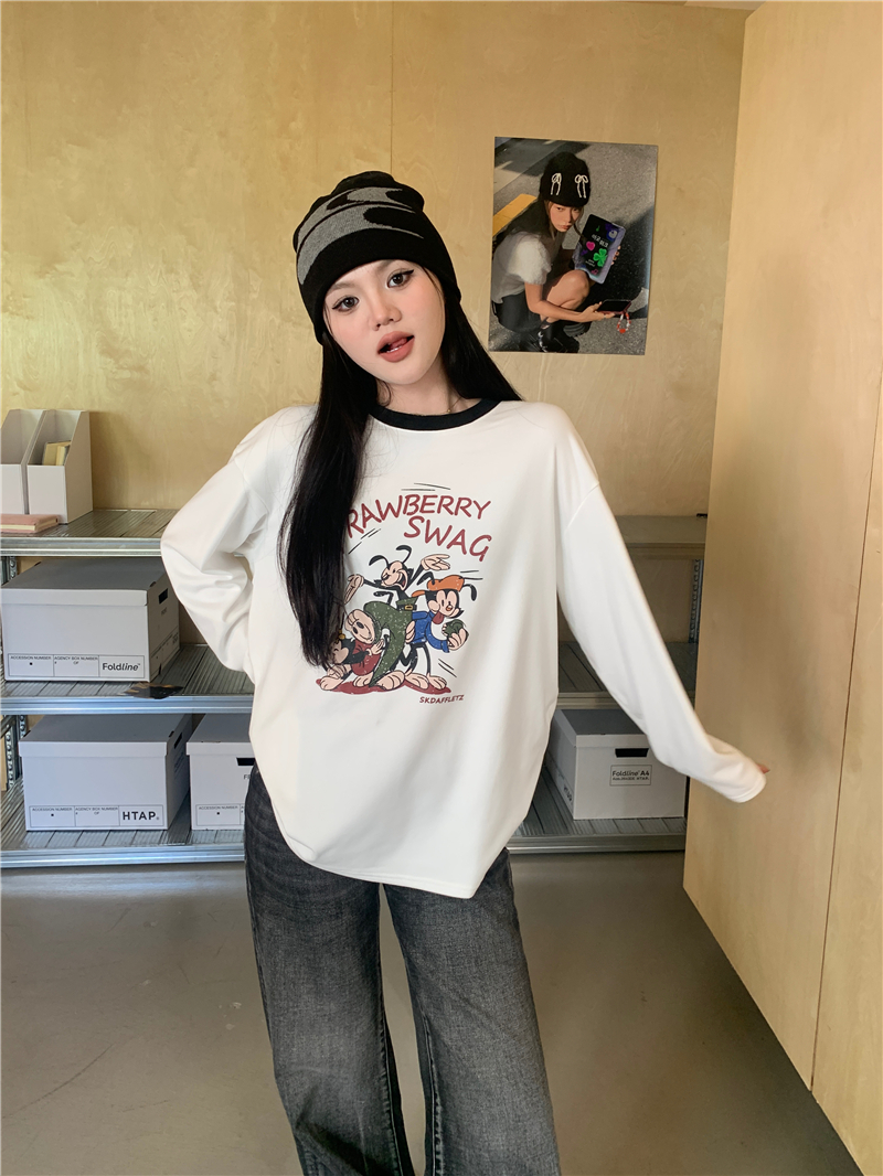Real shot of versatile loose cartoon layered thickened long-sleeved T-shirt