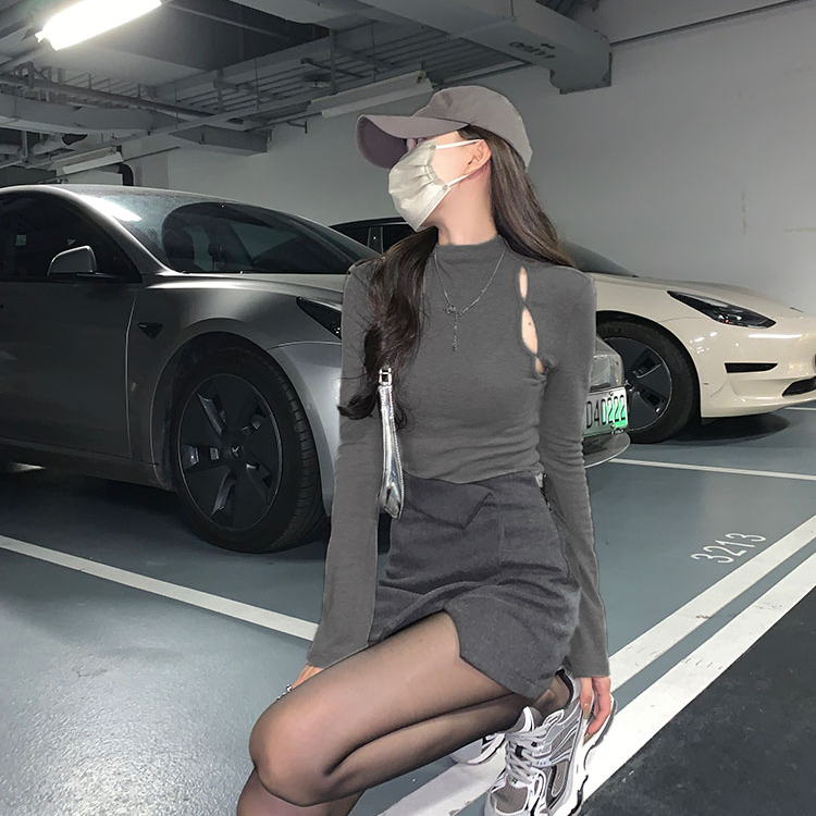 鏤空性感露肩T恤女裝春秋灰色長袖上衣別致修身內搭半高領打底衫