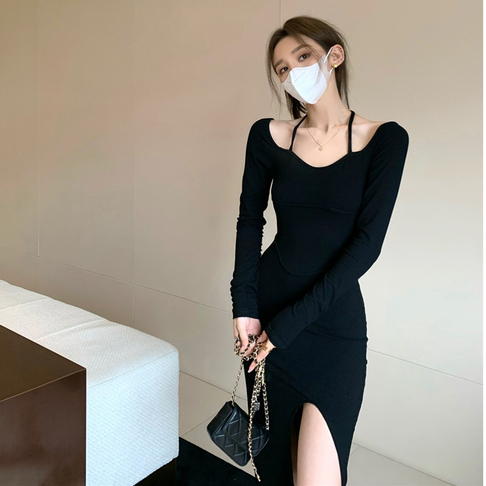 Black slit sexy halterneck dress for women in autumn hot girl long-sleeved irregular mid-length hip-hugging skirt