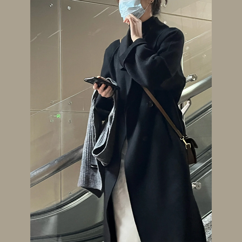 赫本風黑色毛呢外套呢子大衣女秋冬季高級感2023新款小個子中長款