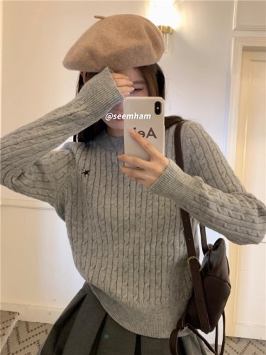 College style off-white thick sweater top for women in autumn and winter with design embroidered twist knitted sweater with base layer jacket