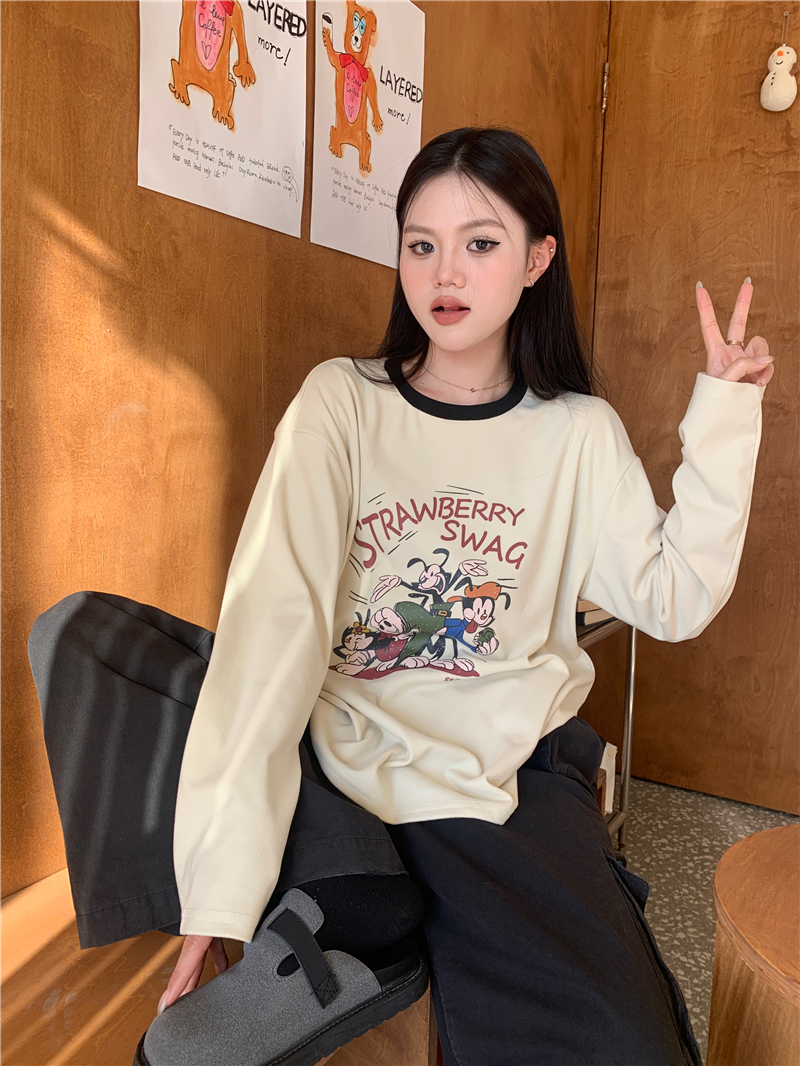 Real shot of versatile loose cartoon layered thickened long-sleeved T-shirt