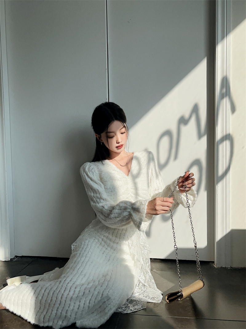 實拍網紅同款秋冬加厚蕾絲拼接連衣裙法式小個子仙女顯瘦長裙