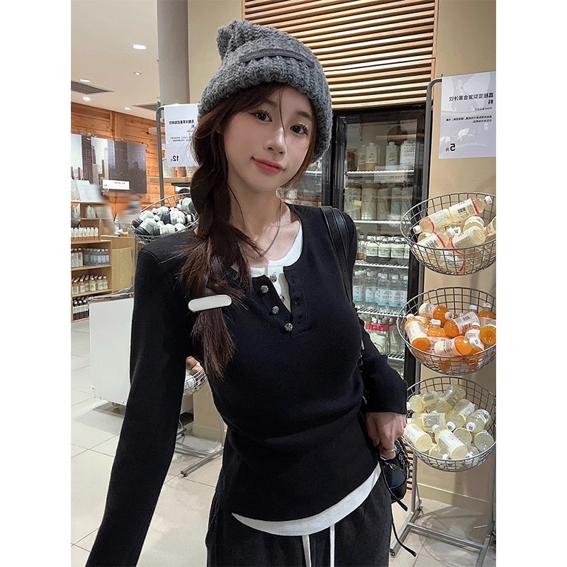 DeRong fake two-piece spliced ​​bottoming sweater autumn and winter sweater short slim fit top