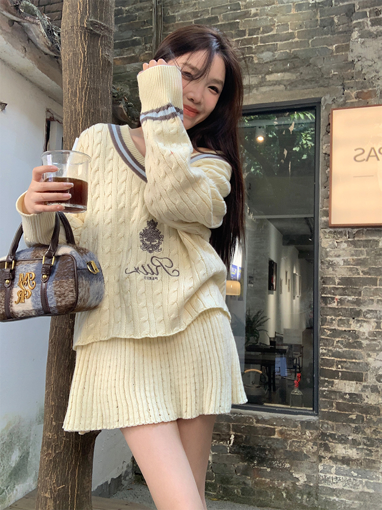 實拍 秋冬韓chic學院風V領繡花針織時尚套裝