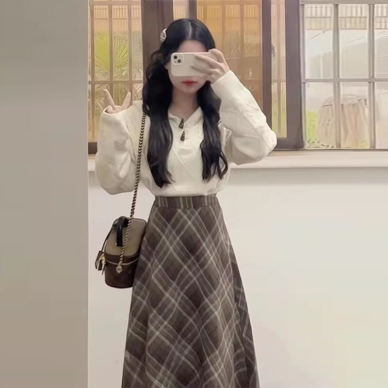 2023新款氣質高級感小個子香風連衣裙子女秋冬裝搭配一整套裝長裙