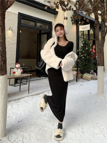 Real shot ~ Yujie brushed u-neck long-sleeved dress in autumn and winter with bottoming skirt and sexy long skirt