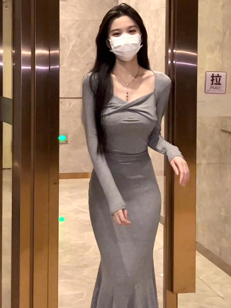 純欲辣妹風方領針織連衣裙女秋季褶皺收腰顯瘦包臂裙中長款魚尾裙
