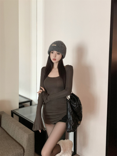 Actual shot~ Bell sleeve sexy bottoming shirt for women, new autumn and winter design, slim and slim inner top