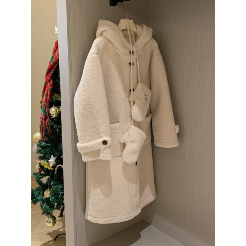 Actual shot of thickened chao warm lamb fur all-in-one long coat hooded coat with scarf