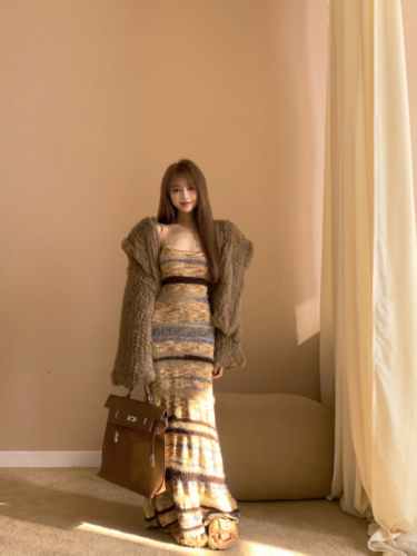 Real shot~variegated striped suspender long skirt autumn and winter dress + fur hooded jacket