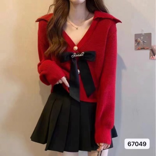 French Year of the Rabbit Zodiac Year Red Sweater Women's Autumn and Winter Design Niche Bow V-Neck Short Knitted Cardigan