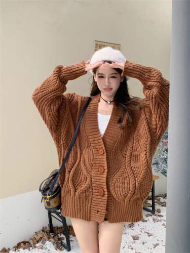 Real shot of brown cardigan V-neck long-sleeved sweater for women soft and waxy loose lazy style thickened jacket top