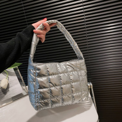 2023 Winter New Cotton Women's Large Capacity Handbag Women's Square Embroidered Strap Single Shoulder Bag Trendy Small Square Bag