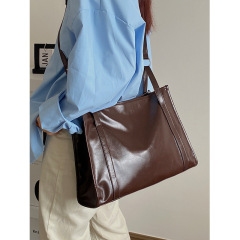 Minimalist Retro High-End Large Capacity Commuter Bag Square Fashion Student Versatile Tote Bag Single Shoulder Crossbody Bag Trendy