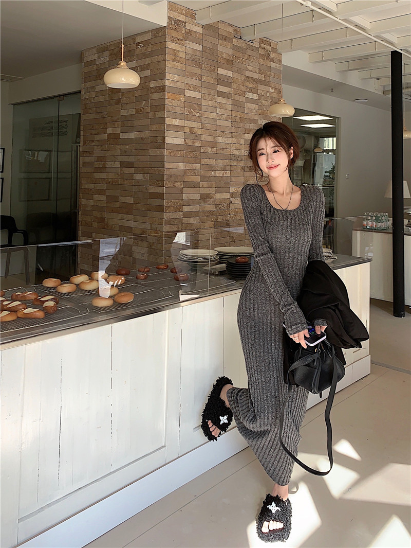 Real shot ~ Yujie brushed u-neck long-sleeved dress in autumn and winter with bottoming skirt and sexy long skirt