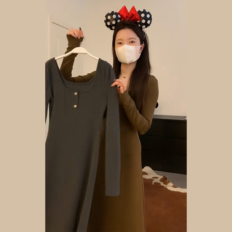 法式赫本風黑色針織連衣裙子2023秋冬季新款女裝大衣內搭打底長裙