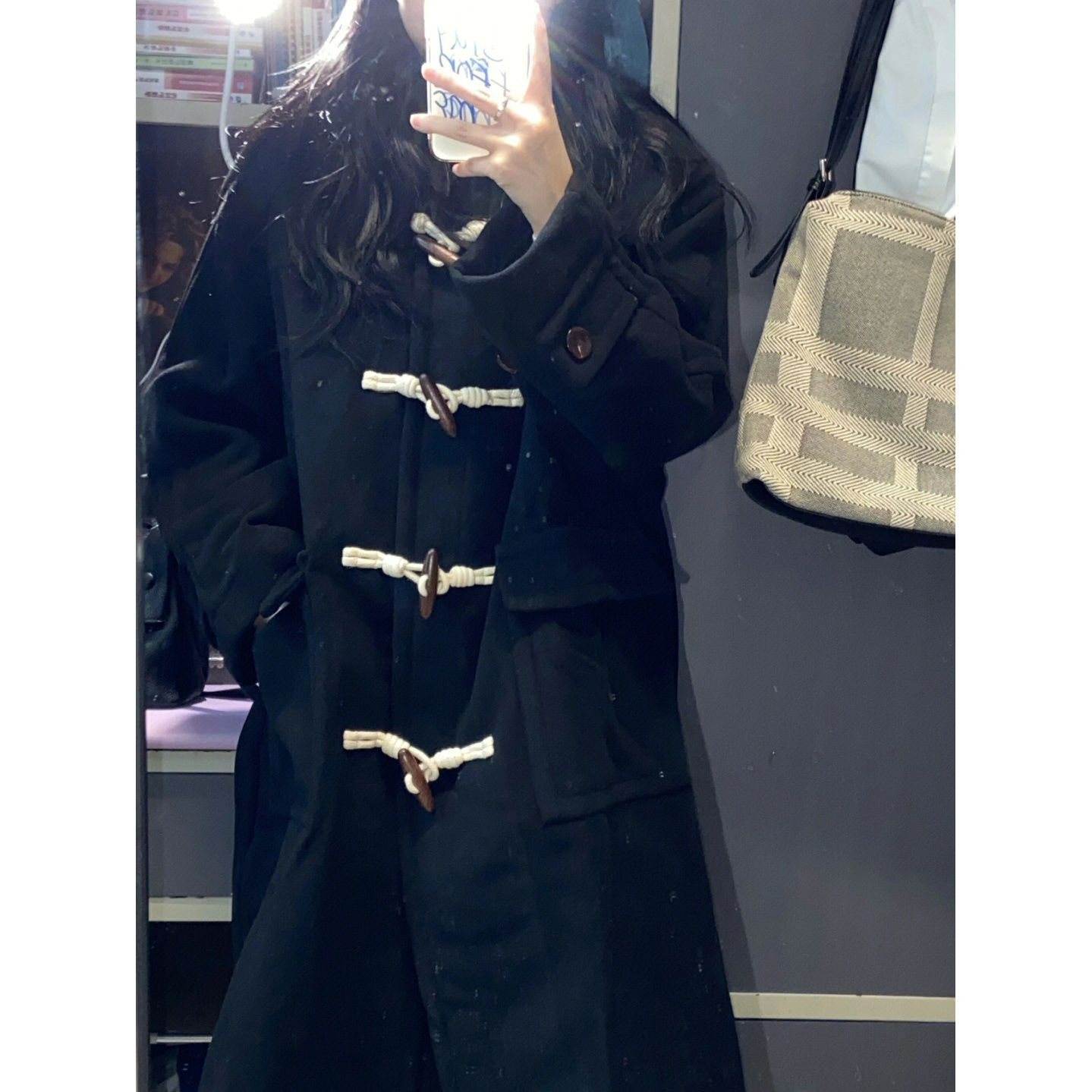 Japanese hooded black horn button coat for women in winter, small, mid-length, loose Korean style over-the-knee woolen coat