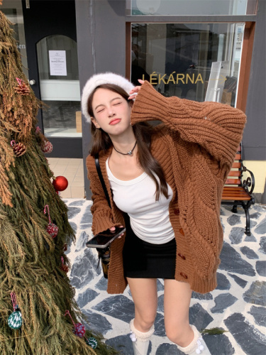 Real shot of brown cardigan V-neck long-sleeved sweater for women soft and waxy loose lazy style thickened jacket top