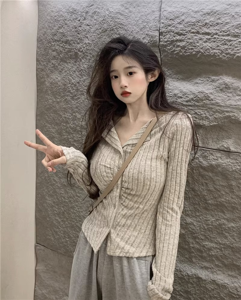 翻領褶皺長袖針織衫女裝秋季2023新款辣妹修身設計感別致小衫上衣