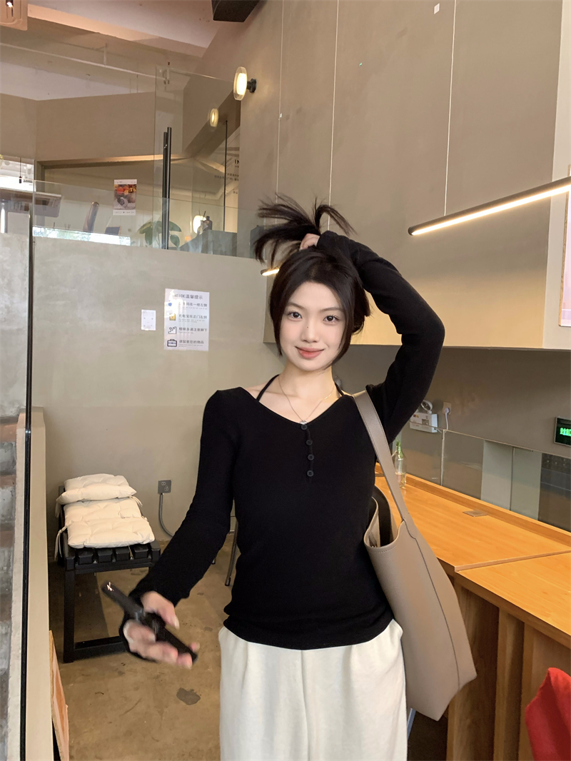 實拍   新款黑色百搭打底衫掛脖設計感顯瘦v領上衣