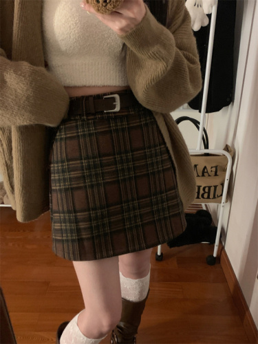 Real shot of retro plaid skirt, high waist, slimming design, A-line hip skirt, short skirt