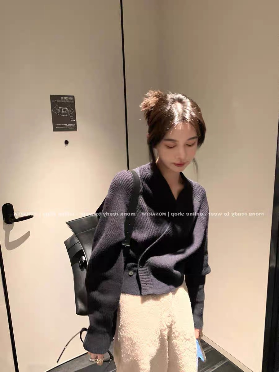 設計高級感針織衫軟糯時尚網紅ins氣質炸街小眾復古v領毛衣女