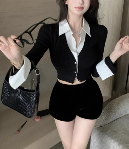 Fake two-piece shirt for women with niche design in early autumn, pure lust, sweet hottie, sexy short top, unique and unique shirt
