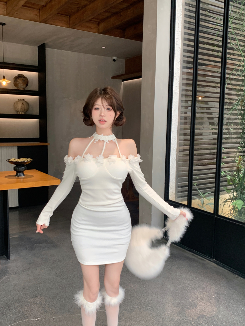 實拍 純欲蕾絲收腰小眾掛脖連衣裙女冬季新款辣妹修身包臀裙
