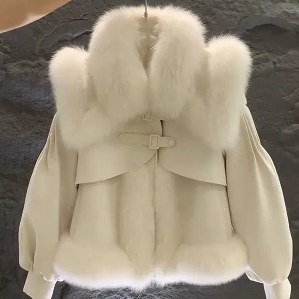 Quality inspector's picture of the new autumn and winter style gentle and fragrant fur coat for women, high-end and sweet age-reducing fur top