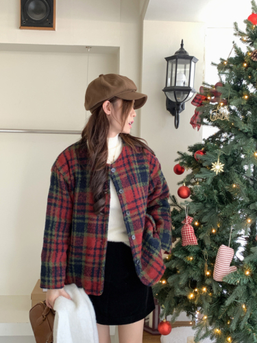 Real shot of round collar quilted plaid red woolen coat for women  autumn and winter festival atmosphere casual top trend