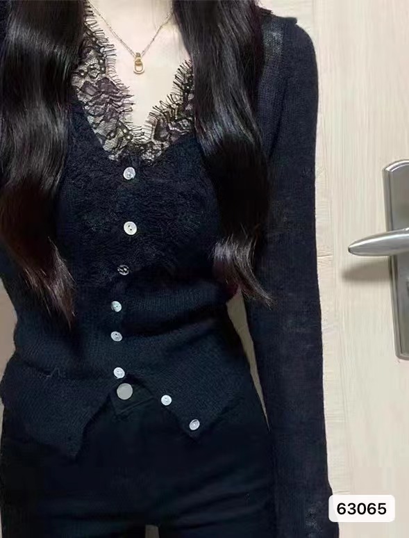 2023秋冬新款設計感甜美減齡V領蕾絲邊顯瘦長袖開衫上衣女