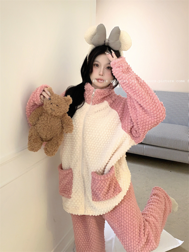 Real shot of pineapple plaid double-sided ice cream velvet pajamas for autumn and winter plus velvet and thickened zipper stand collar home wear set
