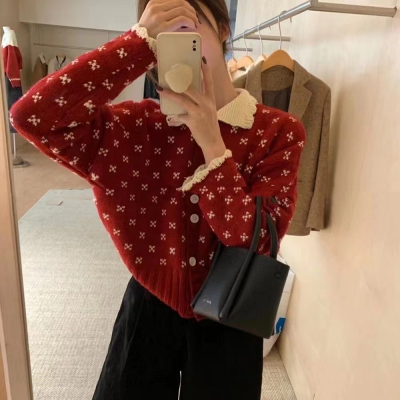 Winter 2023 new sweet and fashionable crochet lapel long-sleeved sweater women's age-reducing lace knitted cardigan top trendy