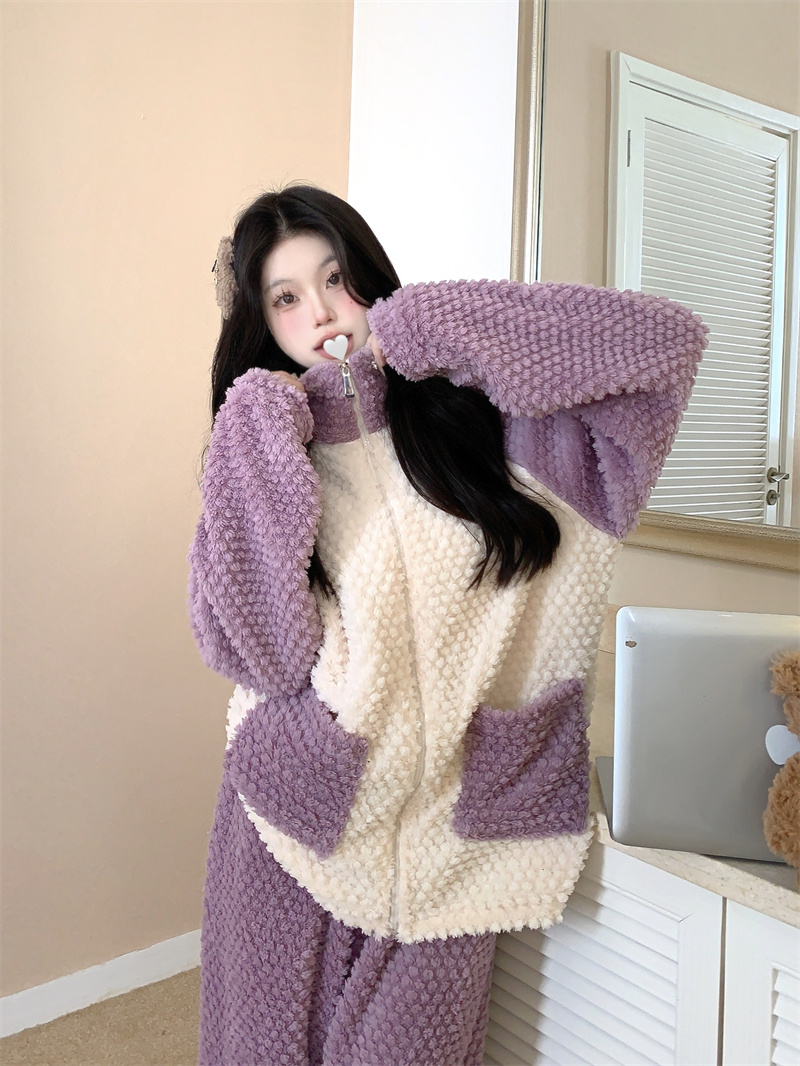 Real shot of pineapple plaid double-sided ice cream velvet pajamas for autumn and winter plus velvet and thickened zipper stand collar home wear set