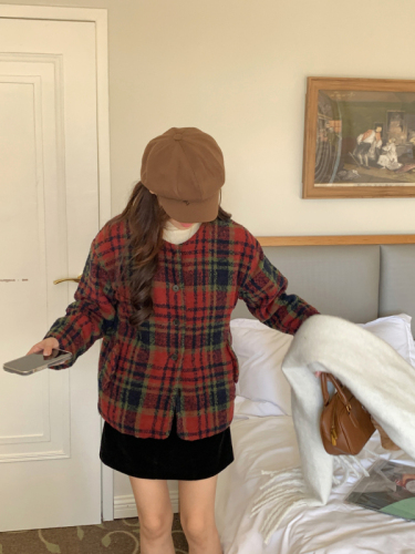 Real shot of round collar quilted plaid red woolen coat for women  autumn and winter festival atmosphere casual top trend