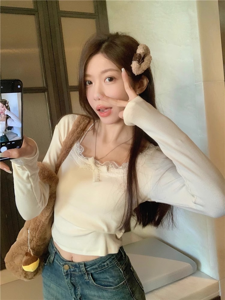 Soothing velvet lace splicing T-shirt for women 2023 autumn and winter new slim fit short bottoming shirt long-sleeved top