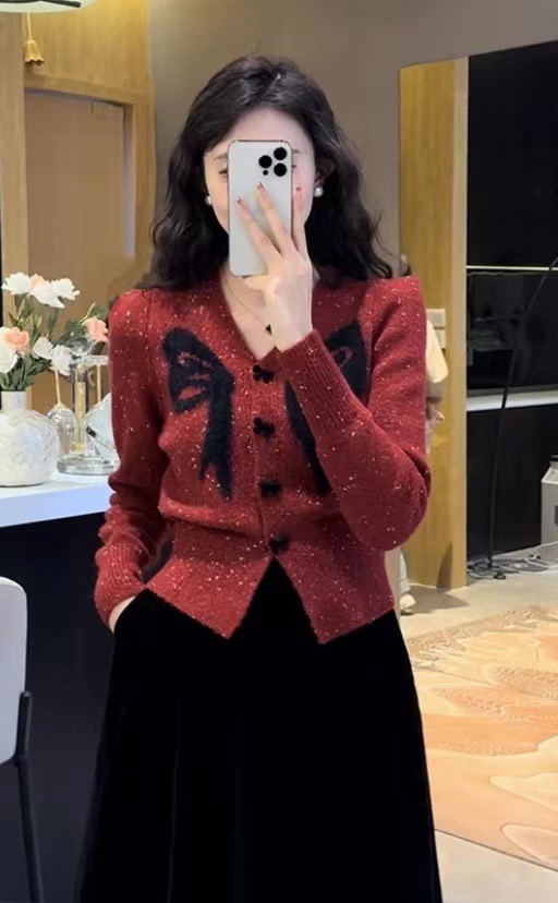 2023年秋冬季粉色v領千金感小香風蝴蝶結短款針織毛衣開衫女