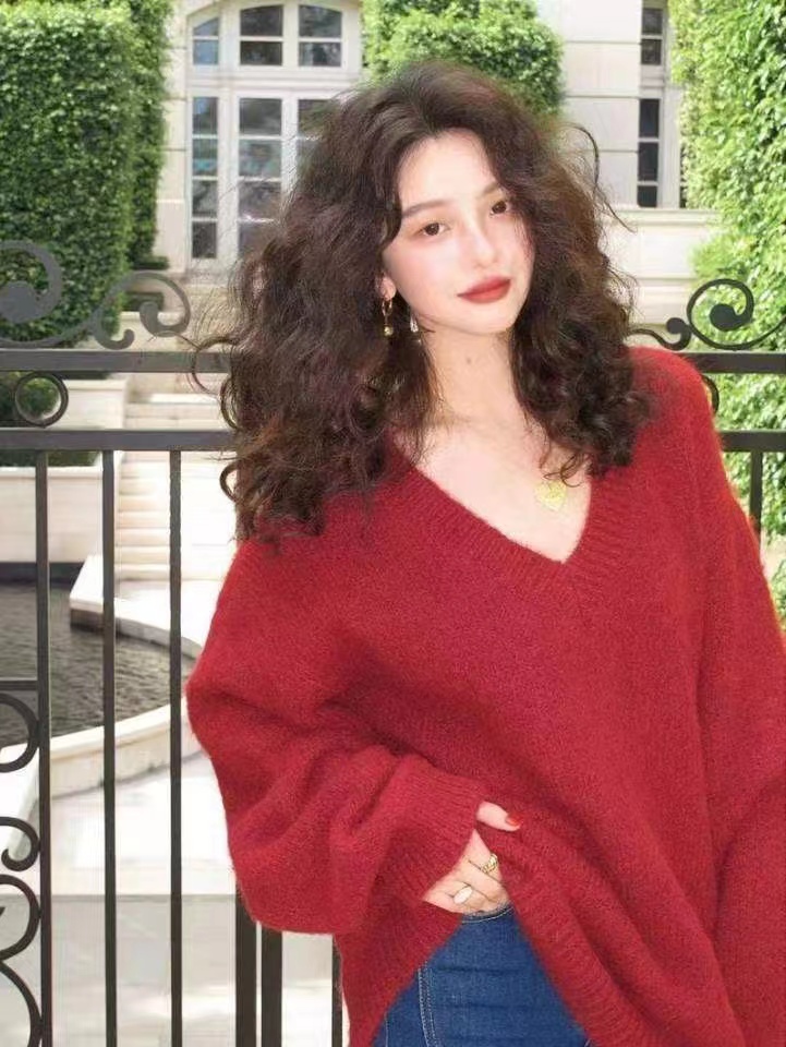 v領紅色聖誕毛衣女秋冬慵懶風2023新款港風復古寬鬆針織上衣