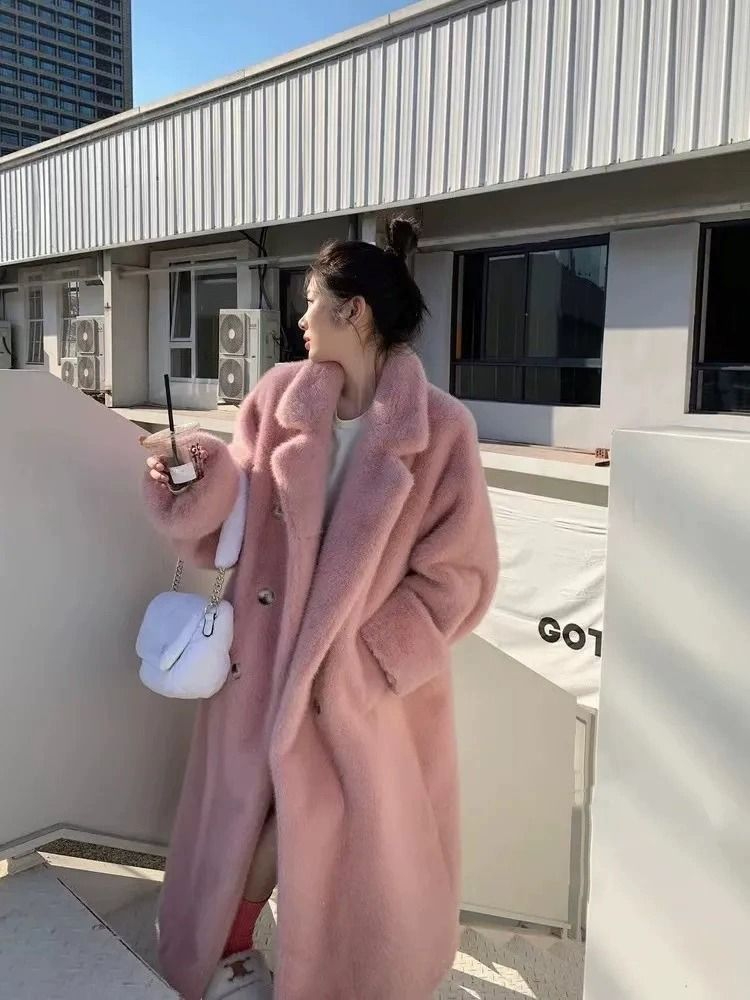 2023 Winter New Winter Gold Mink Fur Coat Loose, Warm and Slim Long Furry Cold-Resistant Coat for Women