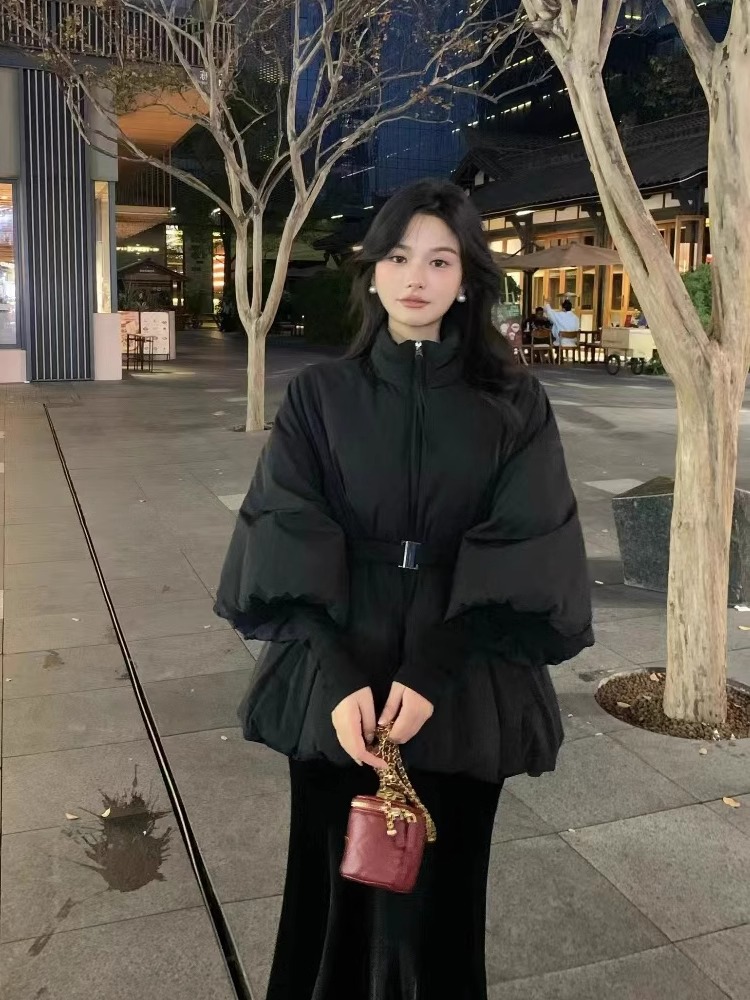 Korean style warm bread coat, high-end and super good-looking, small fragrant style black jacket for women 2023 winter new style