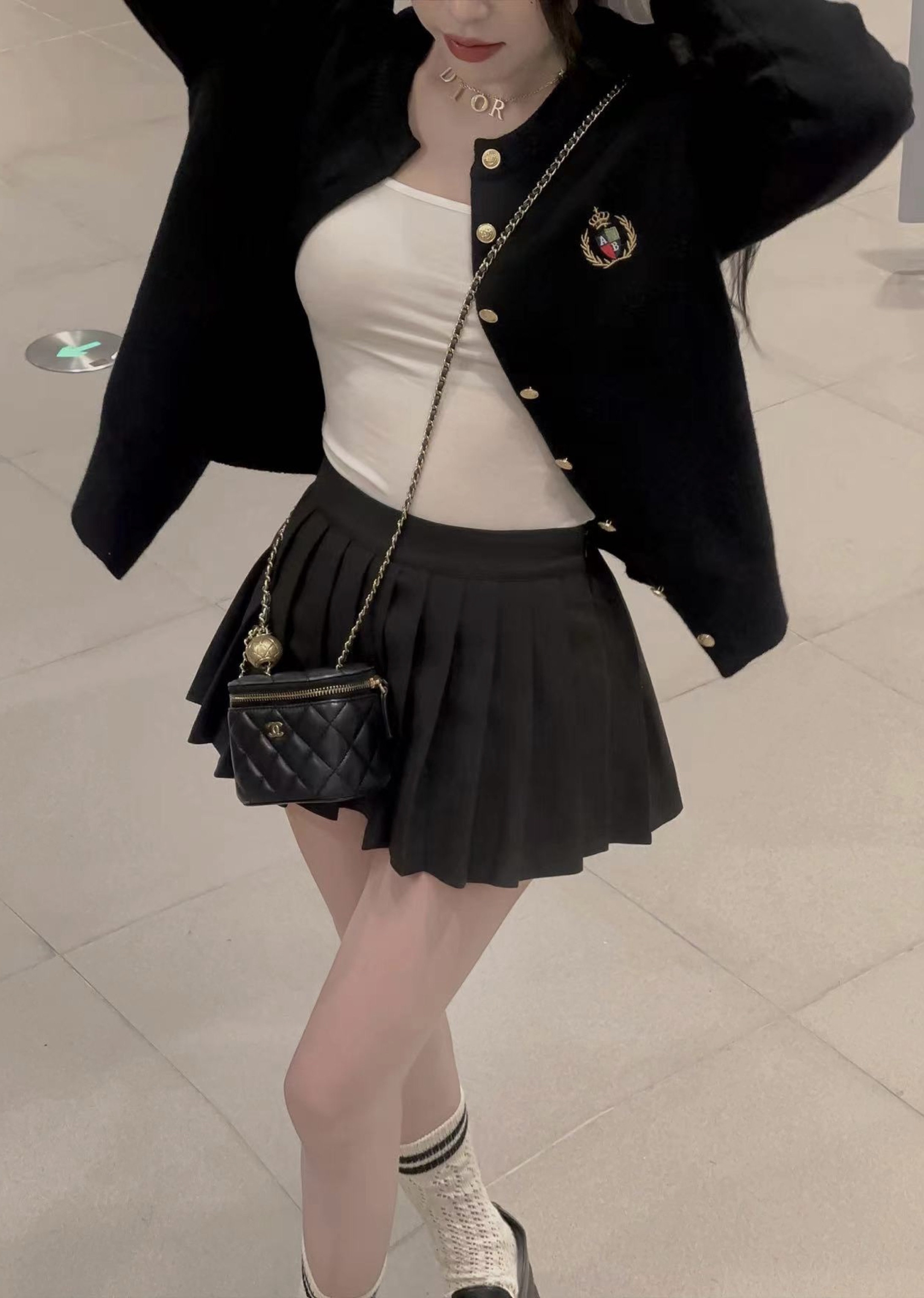 Real shot of giant soft waxy knitted cardigan embroidered round neck sweater jacket ➕ slim A-line skirt high waist short culottes