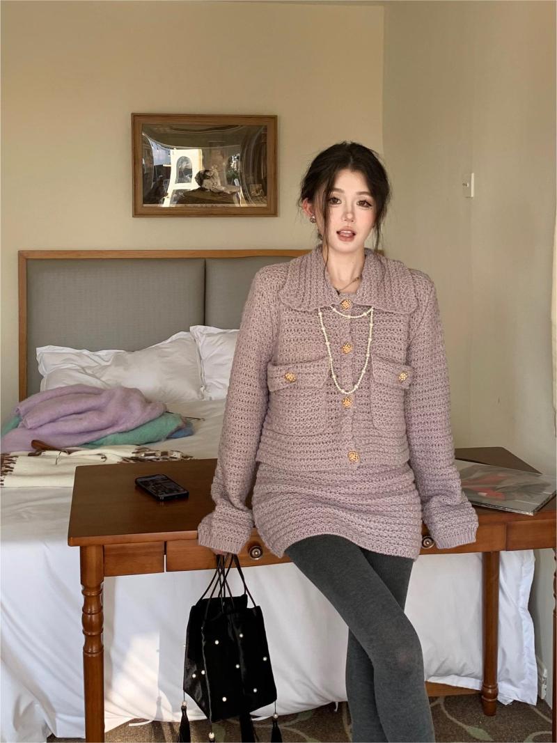 Real shot of floral yarn poems, purple hand-knitted cardigan, wool temperament skirt for women